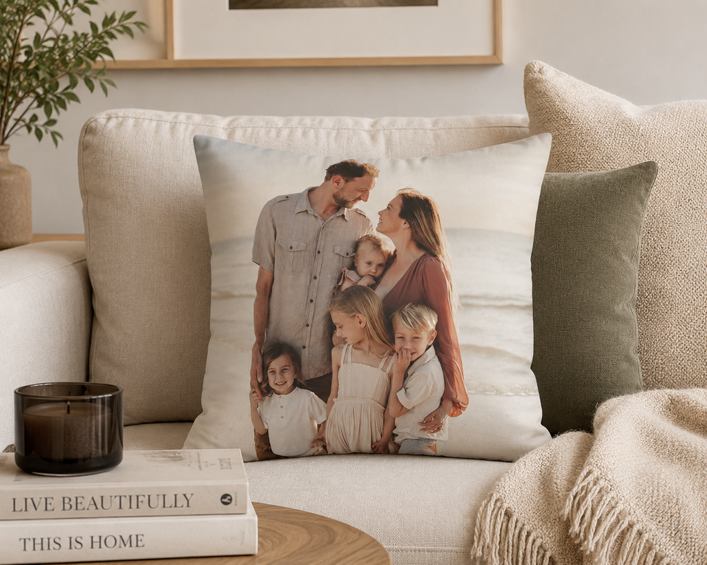 Size guide showing dimensions for the square canvas photo pillowcase